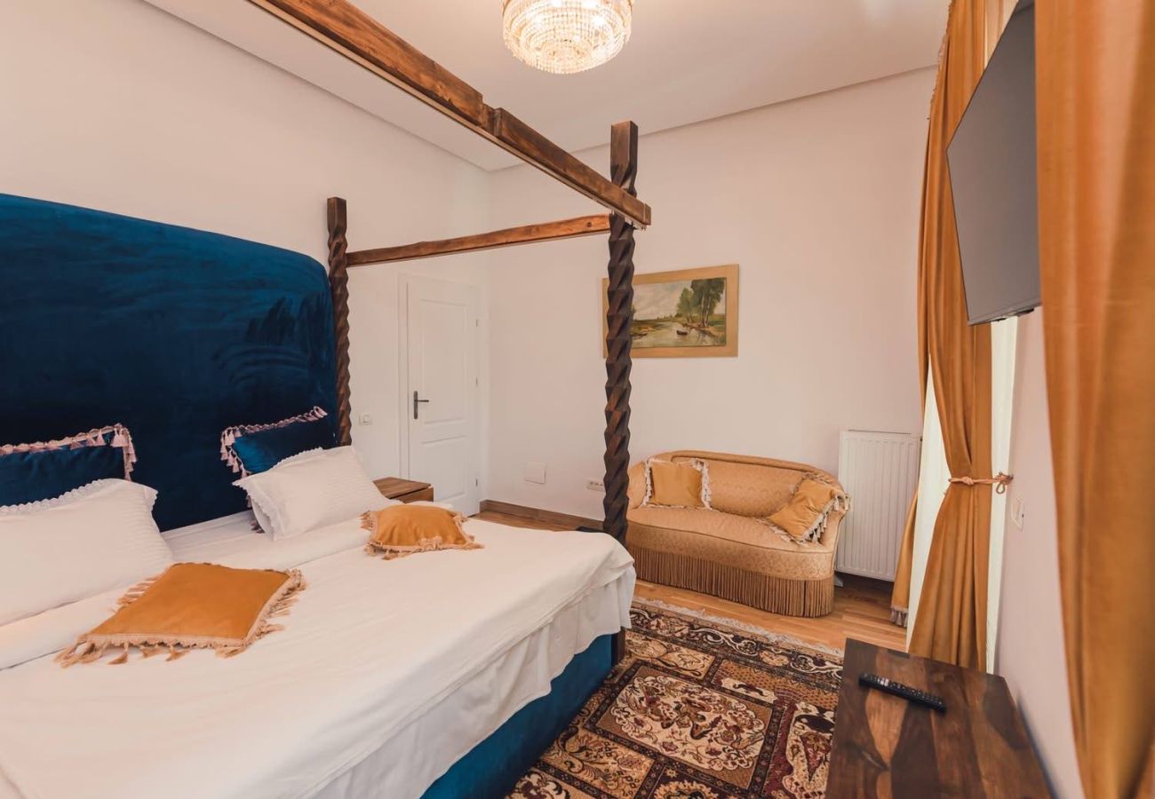 Rent by room in Predeal - Conacul Coroana Reginei