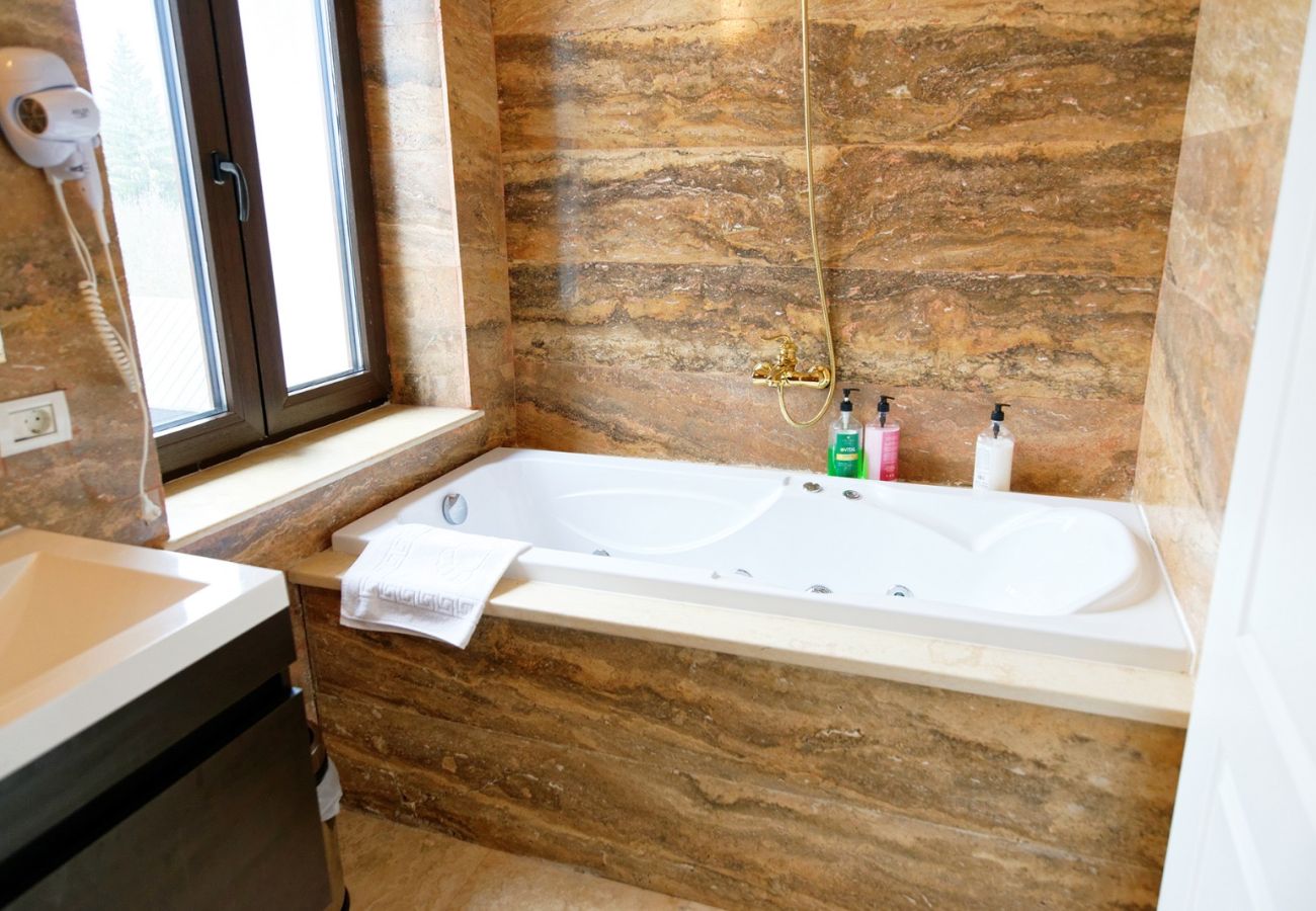 Rent by room in Predeal - Conacul Coroana Reginei