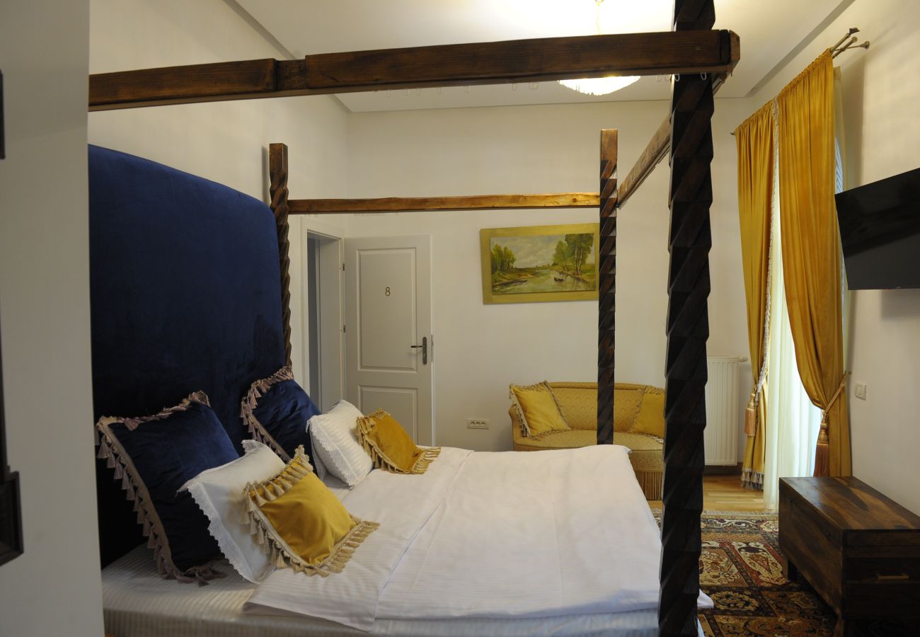 Rent by room in Predeal - Conacul Coroana Reginei