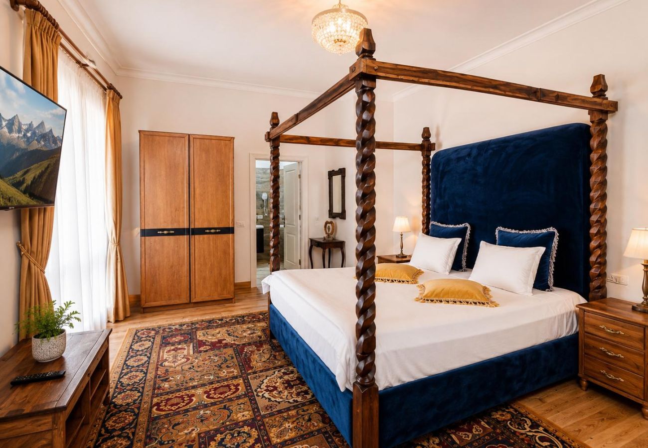 Rent by room in Predeal - The Crown Suite