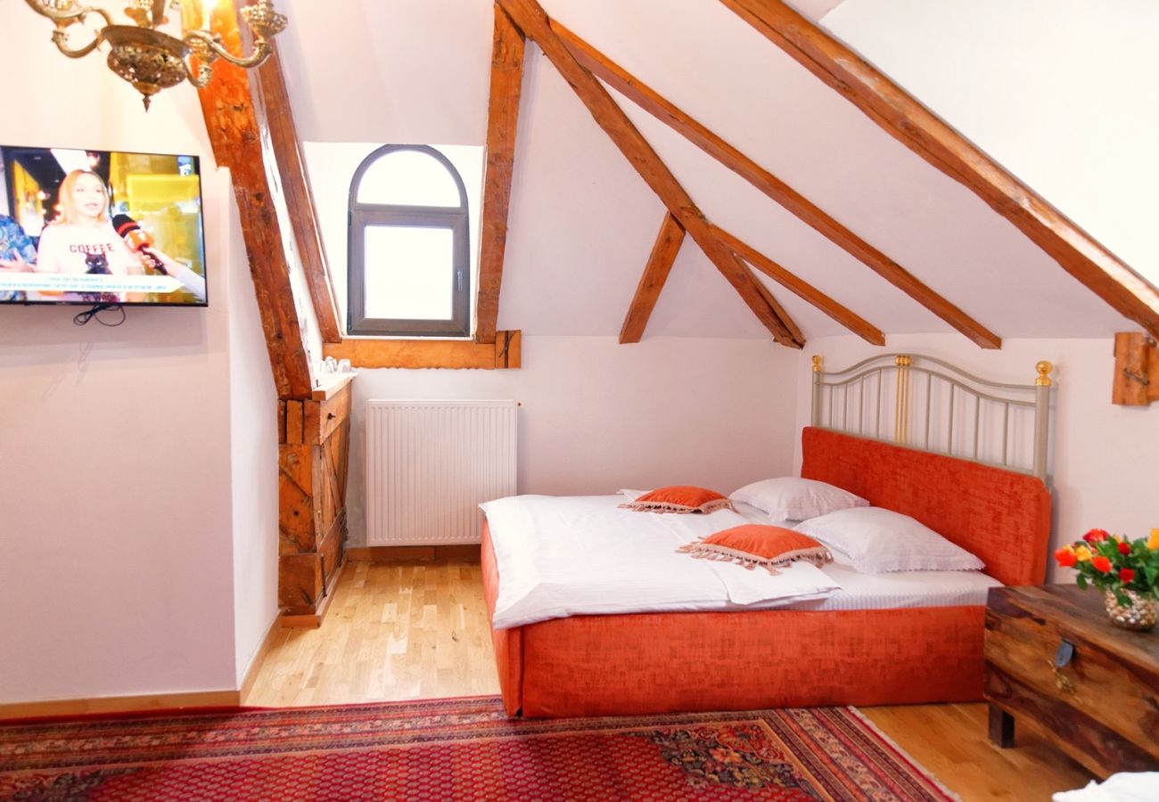 Rent by room in Predeal - Conacul Coroana Reginei