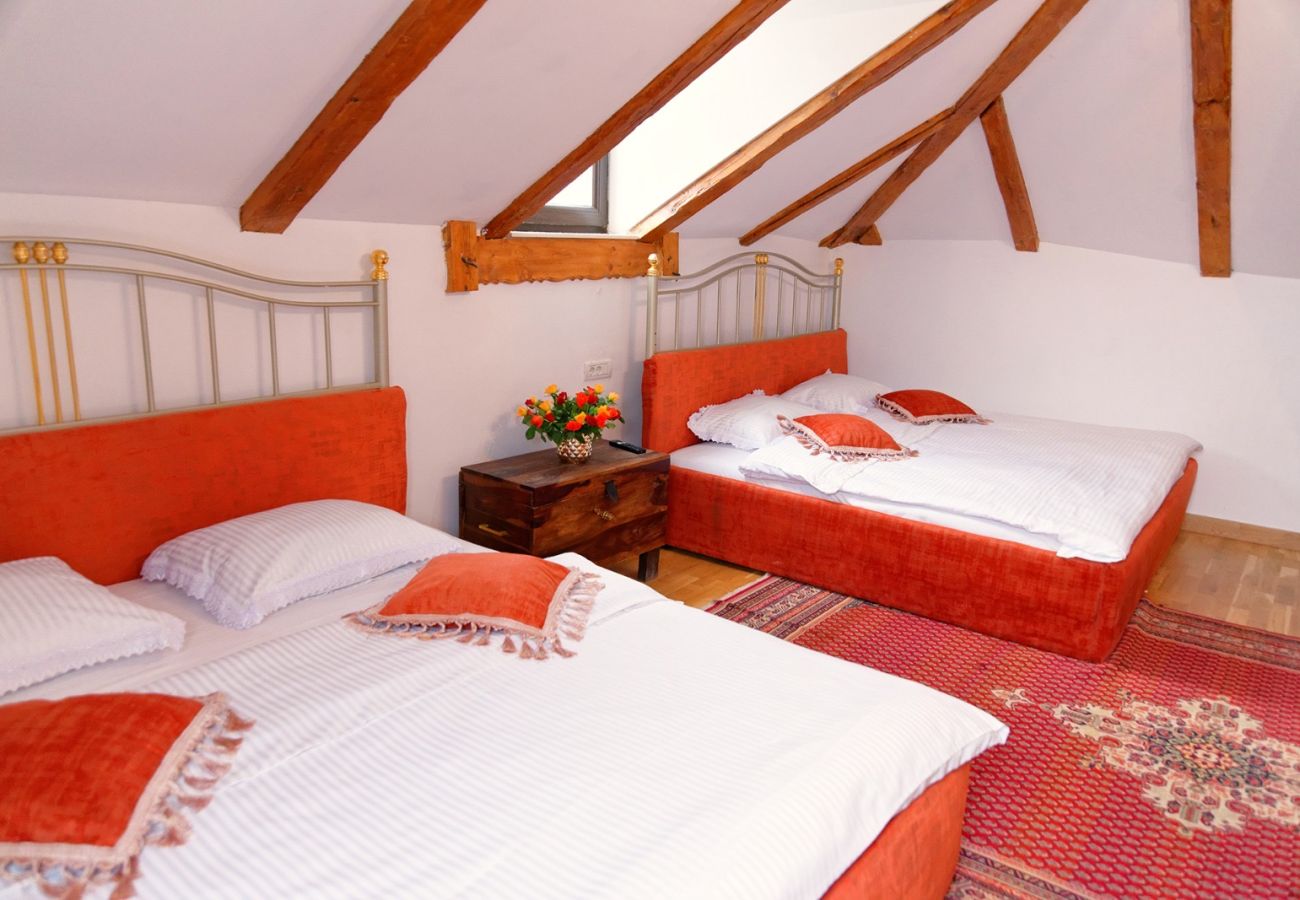 Rent by room in Predeal - Conacul Coroana Reginei