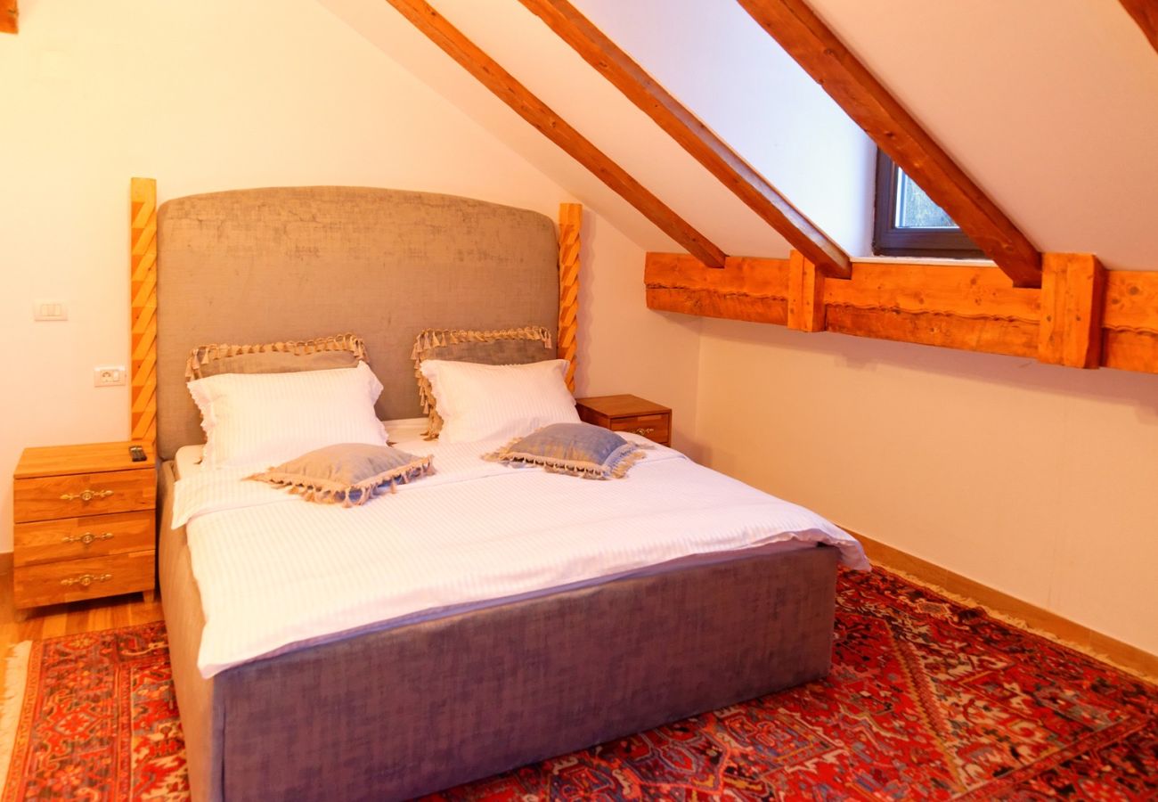 Rent by room in Predeal - Conacul Coroana Reginei