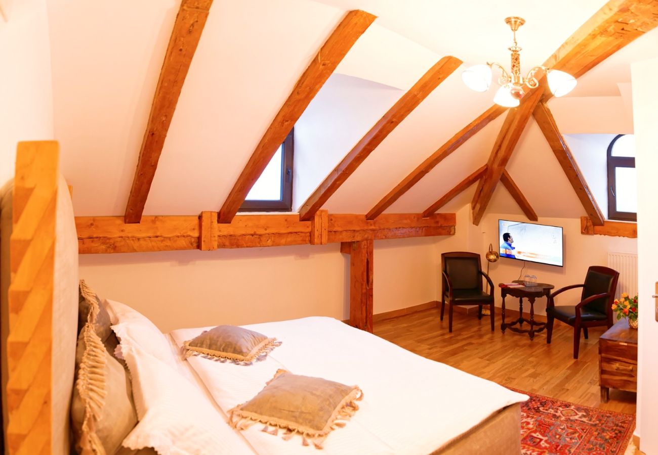 Rent by room in Predeal - Conacul Coroana Reginei