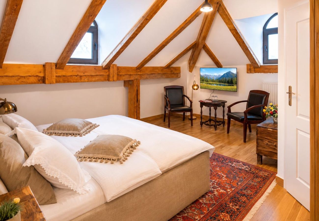 Rent by room in Predeal - The Prince Suite