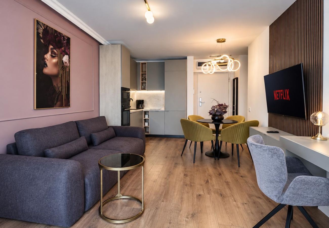 Apartment in Bucharest - Purple Vista