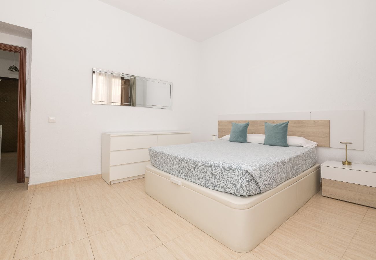 Apartment in Seville - YourHouse Feria
