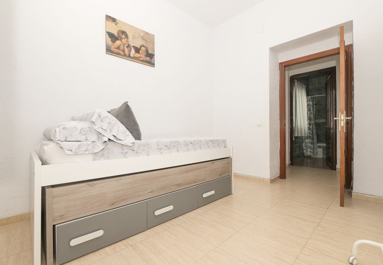 Apartment in Seville - YourHouse Feria