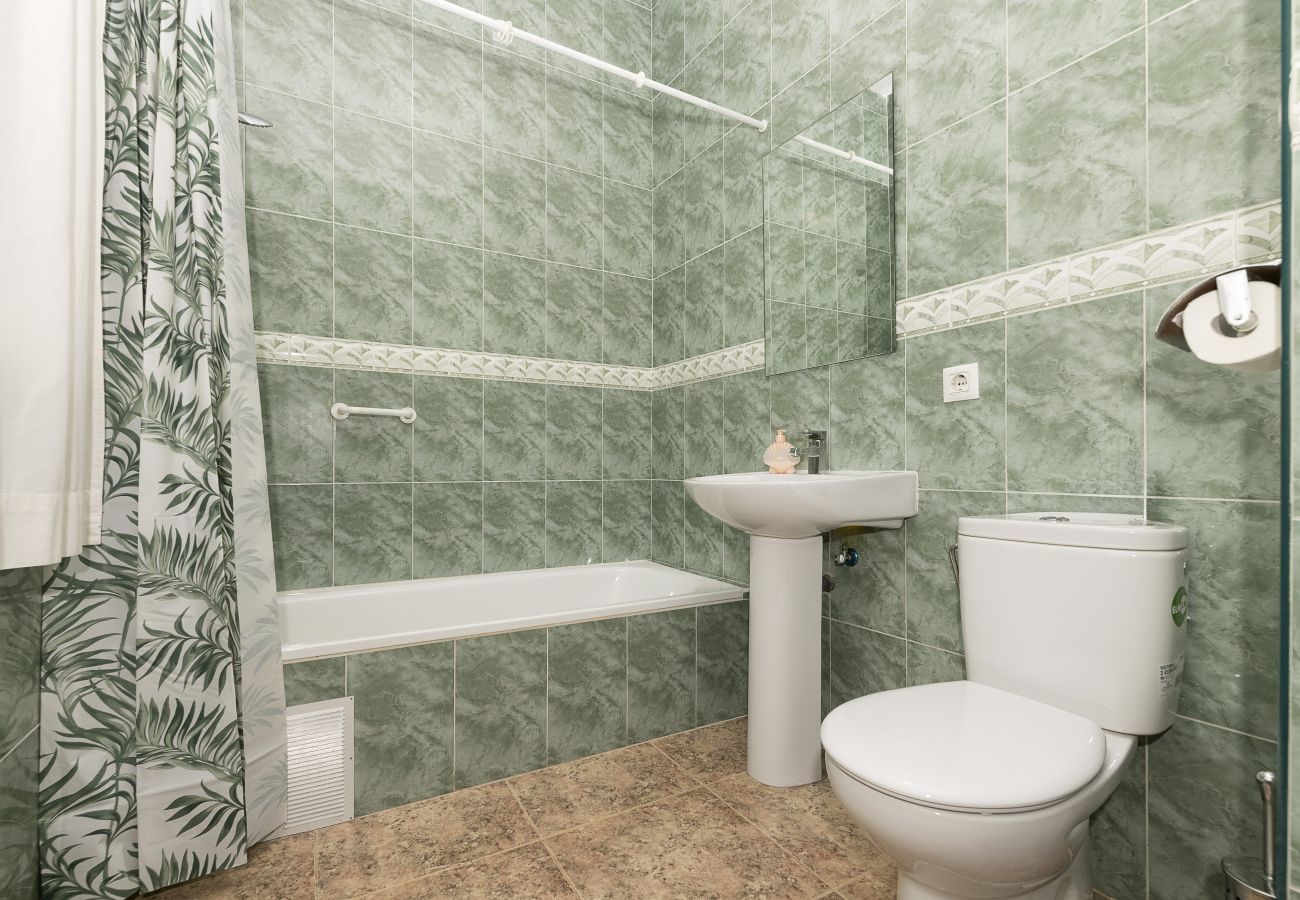 Apartment in Seville - YourHouse Feria
