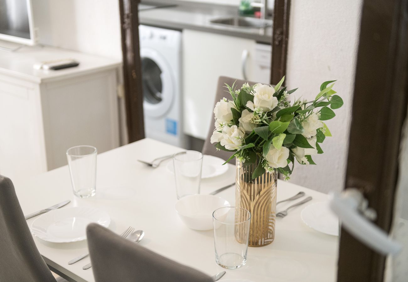 Apartment in Seville - YourHouse Feria