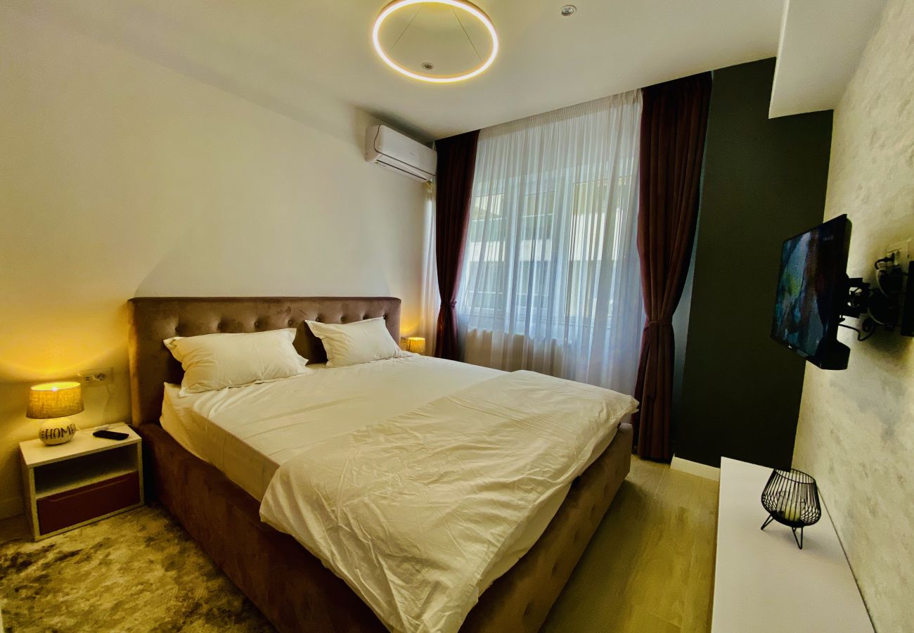 Apartment in Mamaia - Buy or Rent Elegant With Balcony Sea view 